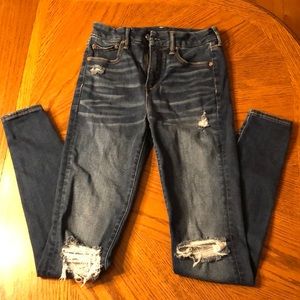 Woman’s Distressed Jeggings